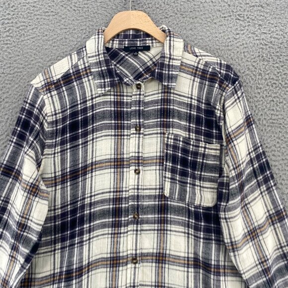 Love Tree Shirt Womens Small Navy Plaid Flannel Button Up Collared Long Sleeve - Picture 2 of 10